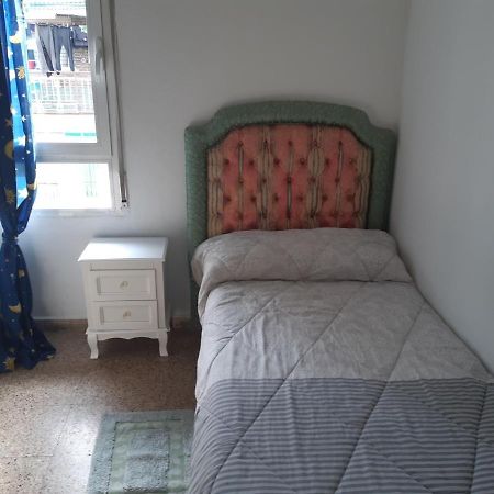 Room In Guest Room - Peaceful Accommodation In Madrid Near Atocha Экстерьер фото