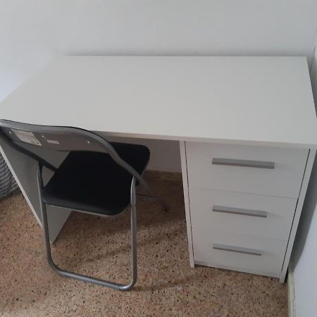 Room In Guest Room - Peaceful Accommodation In Madrid Near Atocha Экстерьер фото