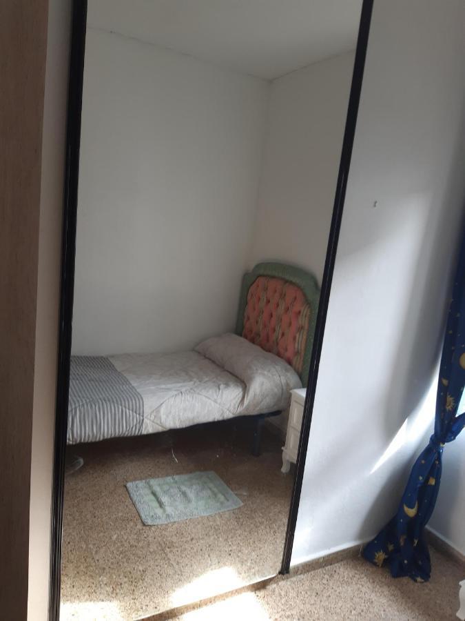Room In Guest Room - Peaceful Accommodation In Madrid Near Atocha Экстерьер фото