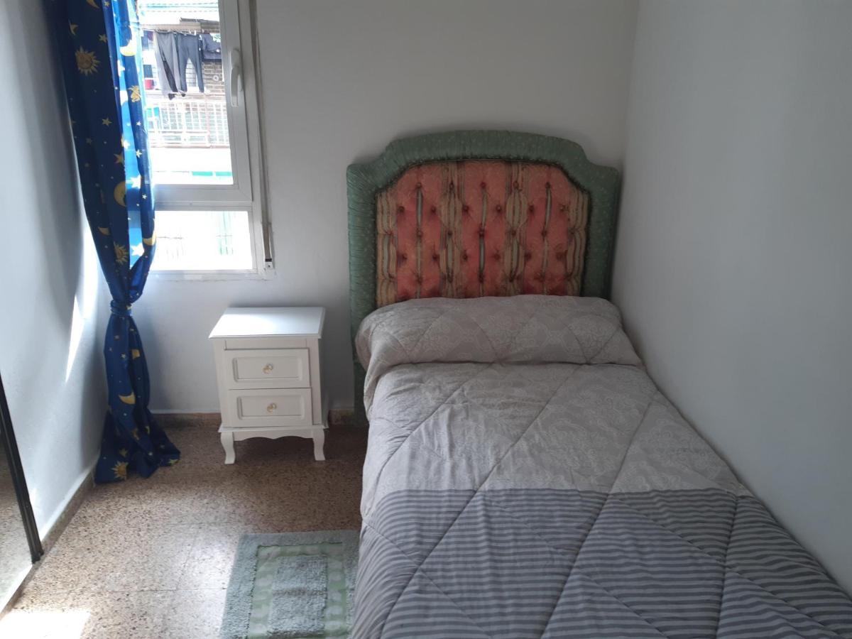 Room In Guest Room - Peaceful Accommodation In Madrid Near Atocha Экстерьер фото